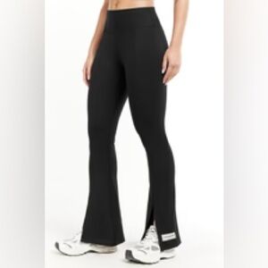 THE GIVING MOVEMENT Flared Softskin 100 Flare Legging Size XL Orange